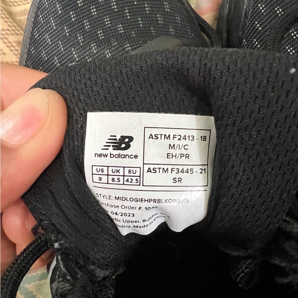 NIB New Balance Logic Composite Safety Toe, Black orange - Picture 2 of 11